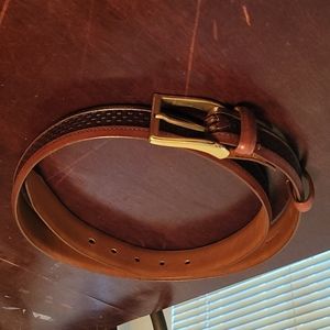Allen Edmonds belt size 42 style 28006. The belt is in great used condition.